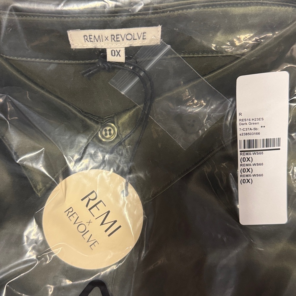 NWT Remi x Revolve Serena button up satin shirt olive green blouse Plus 0X - Picture 12 of 12